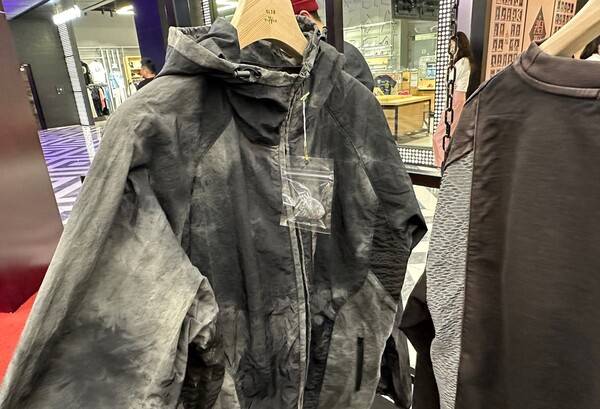 - 디자인도 훌륭하지만 재질이 되게 좋습니다