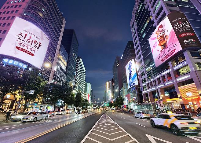 사진=넷마블, 신의 탑: 새로운 세계 옥외광고