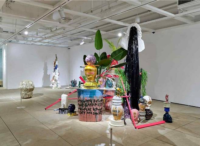 서리풀청년아트갤러리에서 열리고 있는 '매우 특별하게, 열망적인' 전시 모습. (서리풀청년아트갤러리 제공)