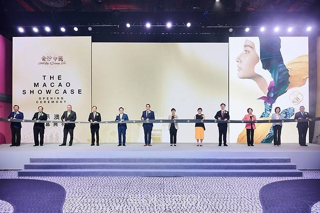 샌즈 차이나가 팬데믹 이후 처음 해외행사 '마카오 쇼케이스'를 싱가포르서 개최했다.