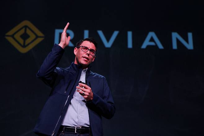 2018년 신차 발표회 당시 R J 스캐린지 리비안 최고경영자./로이터 뉴스1