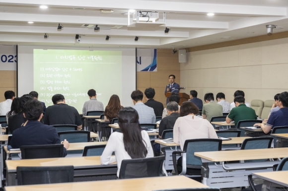경북도의회(의장 배한철)는 8일 ‘2023년 맞춤형 법제교육’을 실시했다.