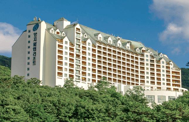 경기도 용인시 양지파인리조트. 27홀 골프장과 스키밸리, 콘도미니엄을 갖추고 있다.