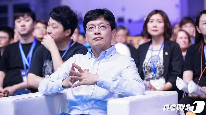 지난 21일 중국 시안시 취장신구 국제 컨벤션센터에서 열린 WCG 2019 Xi'an 폐막식에서 권혁빈 WCG 조직위원장이 폐막식을 바라보고 있다. (WCG 2019 제공) 2019.7.22/뉴스1