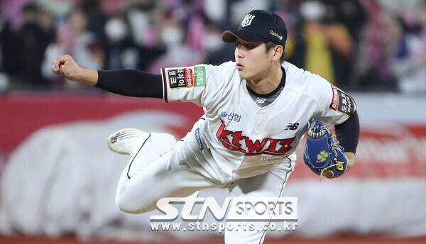 역투하는 박영현. 사진┃뉴시스