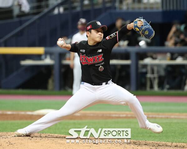 KT 위즈의 반등에 힘을 보태고 있는 박영현. 사진┃뉴시스