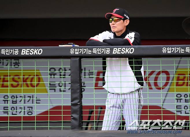 경기를 지켜보는 LG 염경엽 감독의 모습. 광주=허상욱 기자wook@sportschosun.com/2023.05.27/