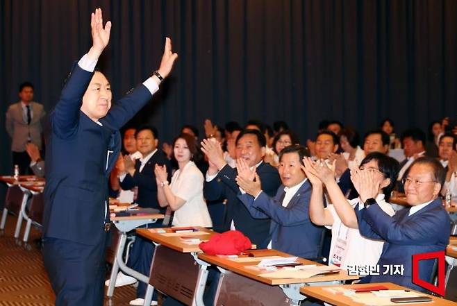 김기현 국민의힘 대표가 지난 2일 서울 여의도 중소기업중앙회에서 열린 전국 당협위원장 워크숍에서 인사하고 있다. 사진=김현민 기자 kimhyun81@