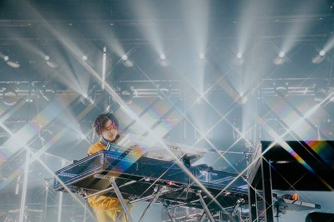 ▲ 아야세. ⒸSony Music Entertainment (Japan) Inc.