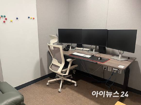 서울시 마포구 망원동 소재 '넷플릭스 예능 작업실' 내 개인 작업실 모습. [사진=박소희 기자]