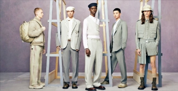프랑스 럭셔리 브랜드 디올이 9일 공개한 ‘2024년 봄 남성 컬렉션’.  /디올 제공