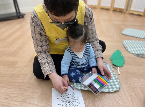 강맹성 대표가 과거 출석하던 교회에서 유아부 교사로 봉사하던 모습. 강맹성 대표 제공