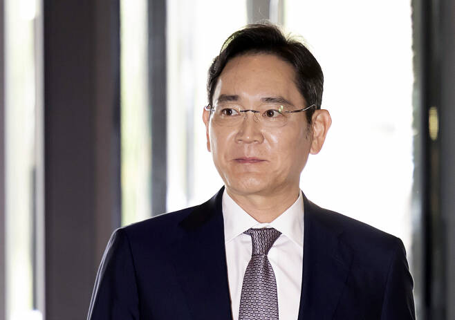 이재용 삼성전자 회장이 1일 오후 서울 신라호텔에서 열리는 2023년 삼성호암상 시상식에 참석하고 있다. [연합]