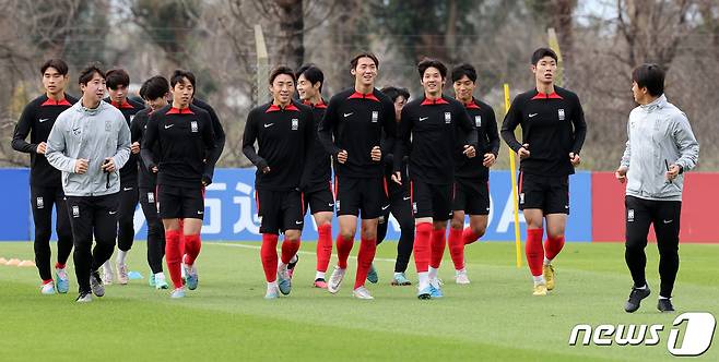 김은중 감독이 이끄는 한국 20세 이하(U-20) 월드컵 축구대표팀이 10일(현지시간) 아르헨티나 라플라타 에스탄시아 치카 훈련장에서 훈련을 하고 있다. 2023.6.11/뉴스1 ⓒ News1 이승배 기자