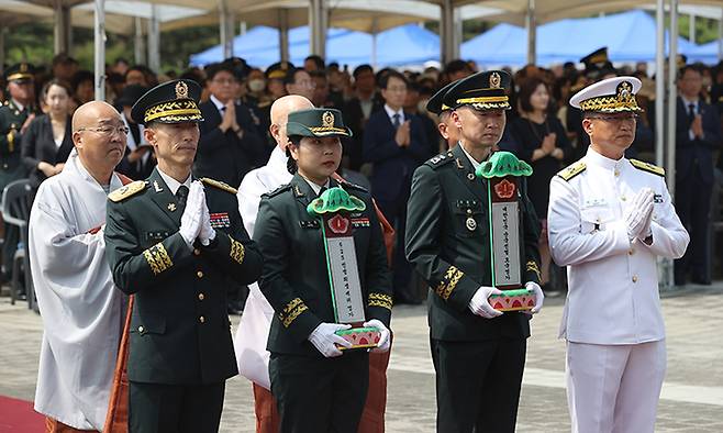 11일 서울 용산구 전쟁기념관 평화광장에서 ‘제23회 호국영령 위령대재’가 봉행되고 있다. 연합뉴스