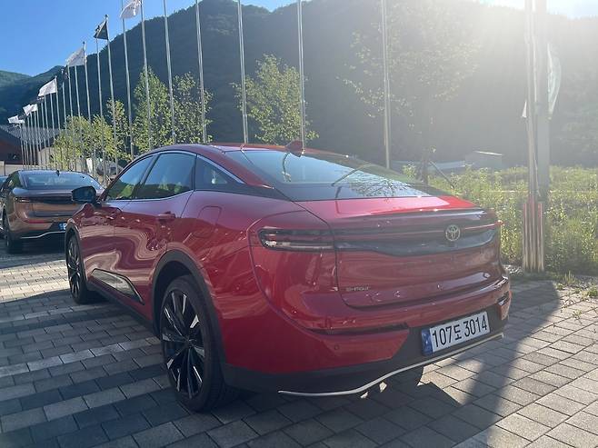 크라운 2.4리터 듀얼부스트 하이브리드 [촬영 이승연]