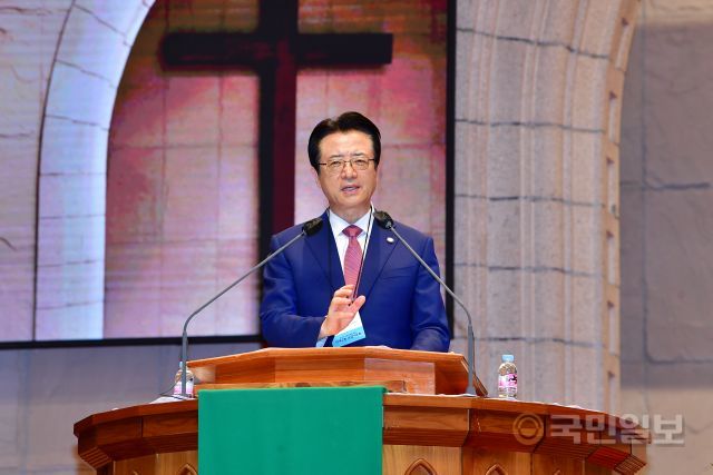 오정현 사랑의교회 목사가 ‘문화’를 주제로 설교하고 있다. 신석현 포토그래퍼