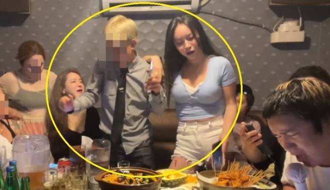 노란 타원 왼쪽부터 BJ 임블리, 중검, 감성여울 /사진=bj 갓성은 유튜브 영상