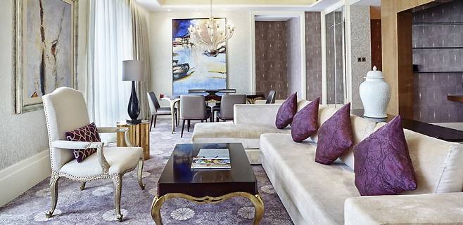 Hotel Michael 2 Bedroom Deluxe Suite Living Room