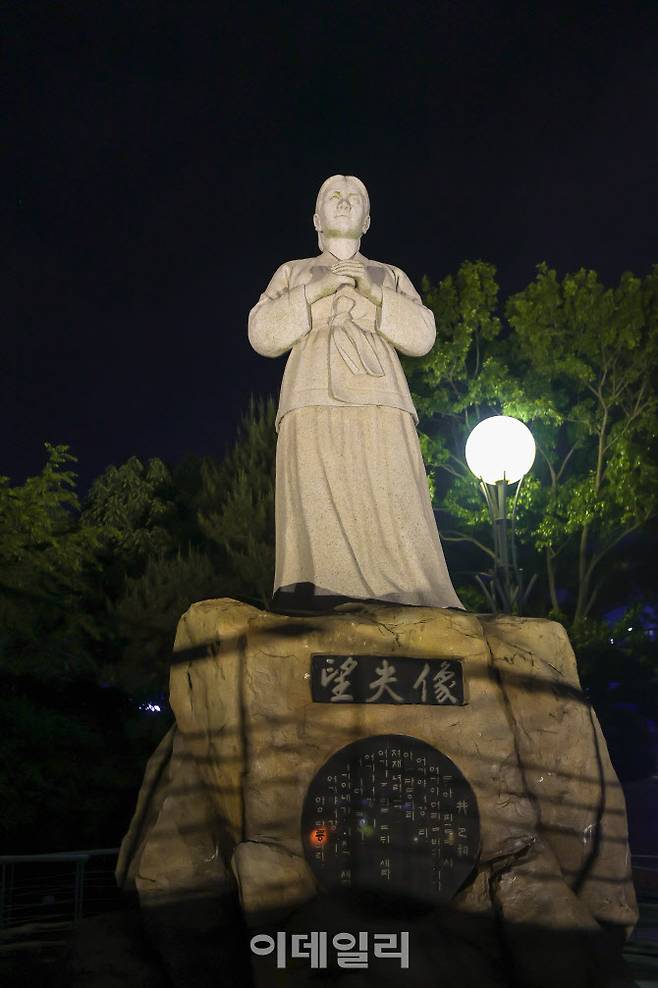 정읍사문화공원의 망부상 (사진=김명상 기자)