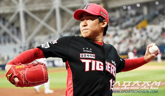 평균 구속 138km로도 제구만 좋으면 1군에서 살아남을 수 있다는 걸 데뷔 시즌 윤영철이 증명하고 있다.