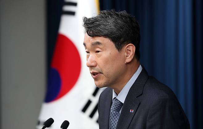 이주호 사회부총리 겸 교육부 장관이 15일 오후 서울 용산 대통령실 청사에서 교육 개혁 추진 방안 관련 브리핑을 하고 있다. 연합뉴스