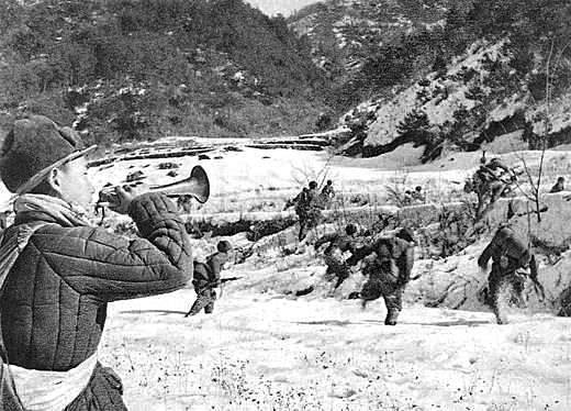 6·25 당시의 중공군. 종군화교들은 1950년 10월 중공군의 참전으로 활동이 본격화했다. [중앙포토]