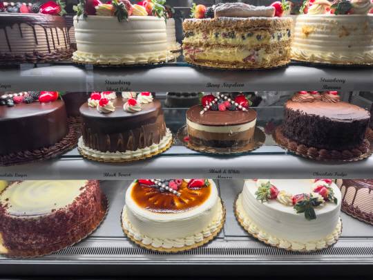 케이크 달콤한 빵 케이크는 과거 서구 문명권 국가에서는 결혼하기 전에 처녀들이 익혀야 하는 필수 요리로 꼽히기도 했다. 그만큼 특별한 날에 먹는 명절 음식으로 사랑받았기 때문이다. 게티이미지