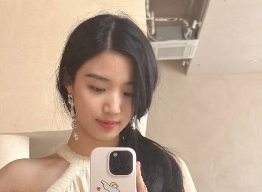 온라인 커뮤니티에서 화제가 된 중국 신인 여배우 루위샤오. [사진출처 = 웨이보]