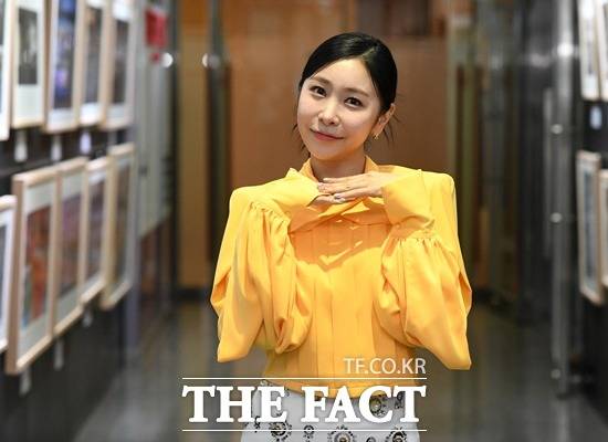 허찬미의 매력은 흔치 않은 보이스 컬러와 숙련된 보컬 스킬이다. 발라드, 팝, 트로트 장르를 넘나드는 다양한 창법을 구사하는 트로트 가수로 경쟁력을 인정받고 있다. /이효균 기자