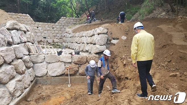 산사태피해 복구지(재해예방사업지) 점검광경. (산림청 제공)/뉴스1