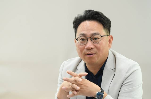 지난 5월에 출시한 부킹 앱 '골라가'의 특장점에 대해 설명하고 있는 박준태 대표. 김지훈기자