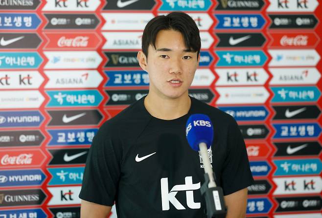 양현준 셀틱 이적이 부진한 팀 성적으로 인해 성사되지 못했다. 사진은 인터뷰하는 양현준. /사진=뉴스1