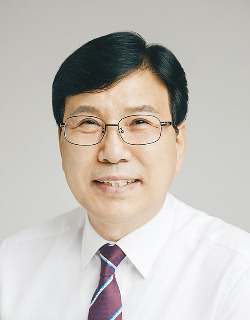 이용식 도의원. 경남도의회 제공