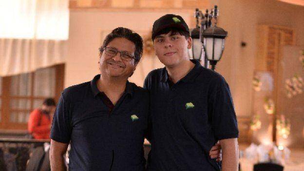 올해 3월 파키스탄 ‘앵그로’사의 스포츠 주간을 함께 보낸 다우드 부자의 모습