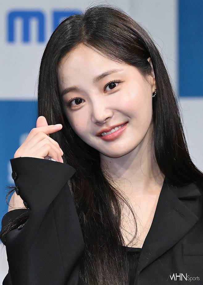 연우 '사랑스러워'