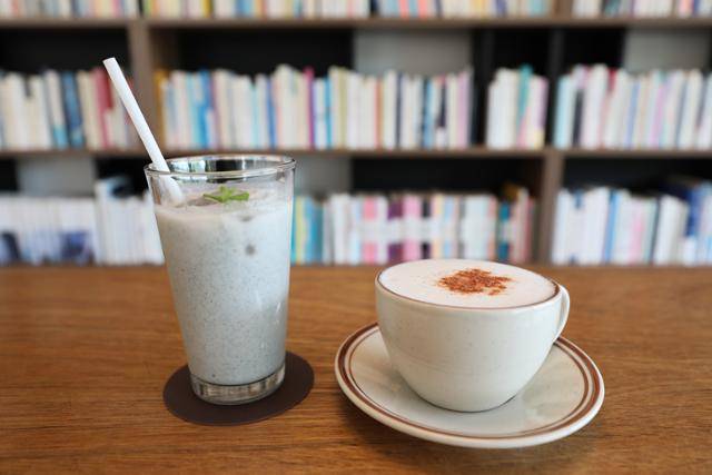 구름에오프의 마주스와 생강라테. ⓒ박준규