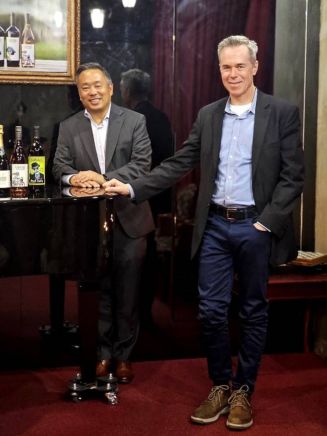 Jeff Ngo 부사장(왼쪽)과 Dan Irving 인터내셔널 시니어 부회장.