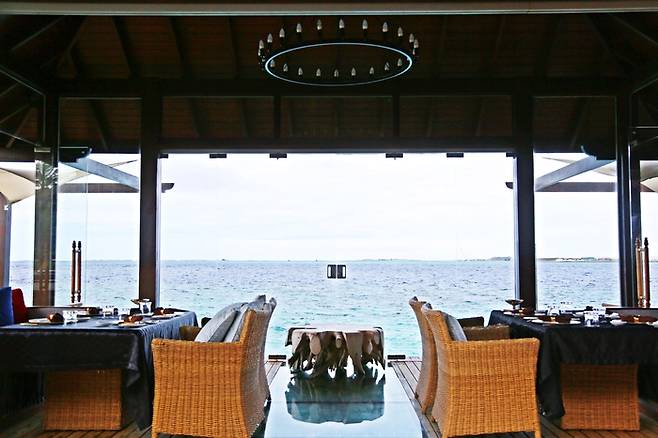 오리진은 미슐랭 셰프의 시그니처 레스토랑으로 최고의 메뉴를 제공하는 오버워터 레스토랑이다. 사진제공|김관수(여행작가)