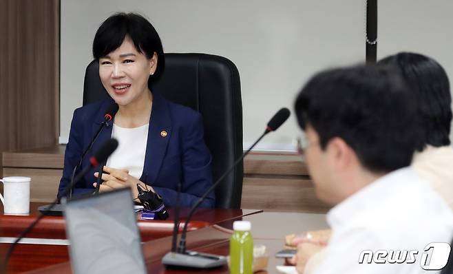 오는 27일 퇴임하는 전현희 국민권익위원장이 26일 오전 서울 종로구 세종대로 정부서울청사에서 열린 퇴임 기자간담회에서 인사말을 하고 있다. 2023.6.26/뉴스1 ⓒ News1 김명섭 기자