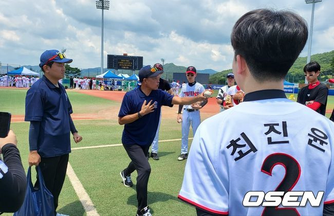 [OSEN=보은, 길준영 기자]'2023 미래 유소년 지도자 전국 교육대학교 티볼대회’ 피칭 클리닉. /fpdlsl72556@osen.co.kr