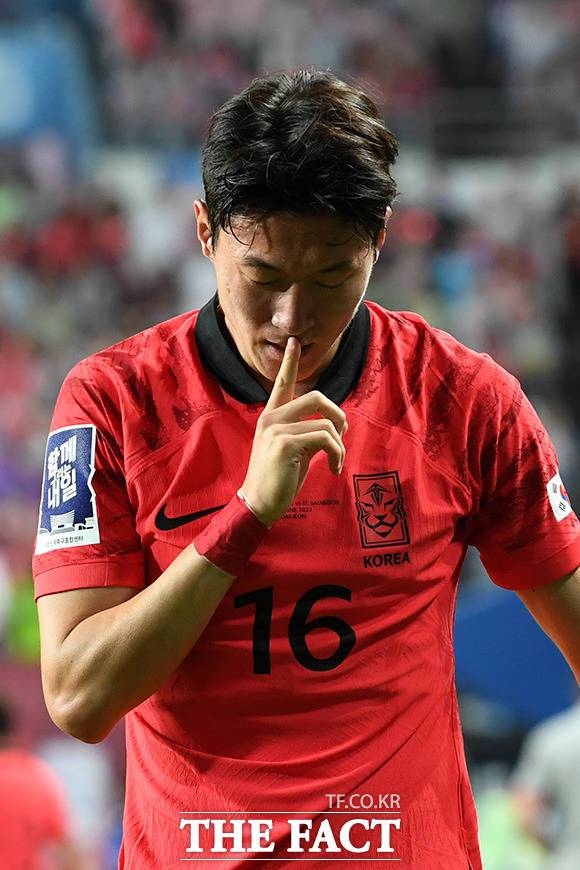 지난 20일 대전 유성구 대전월드컵경기장에서 열린 대한민국과 엘살바도르의 평가전에서 황의조가 득점 후 기뻐하고 있다. /남용희 기자