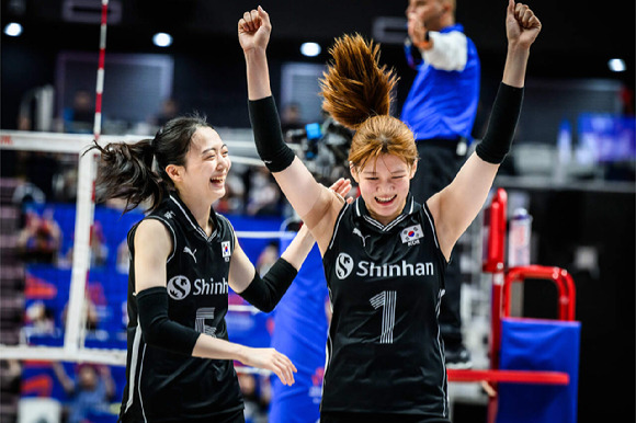 27일 서수원칠보체육관에서 한국과 불가리아의 2023 국제배구연맹(FIVB) 발리볼네이션스리그(VNL) 여자부 3주차 경기가 열린 가운데 한국 김다은이 득점 이후 기뻐하고 있다. [사진=국제배구연맹(FIVB)]