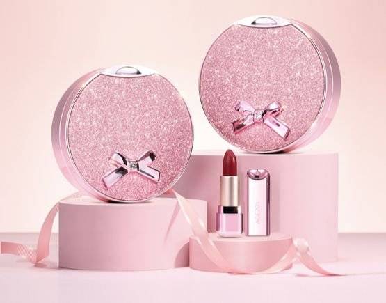 애경산업은 자사브랜드 에이지투웨니스, 루나 등이 중국 618 쇼핑축제에서 157억원의 판매고를 올렸다고 26일 밝혔다. 사진 애경산업