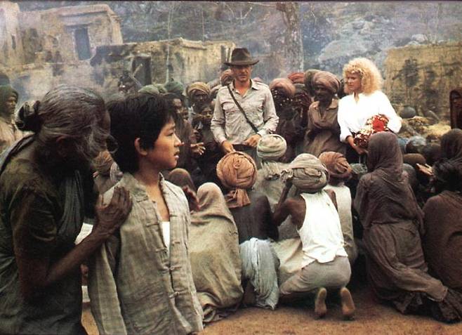 시리즈 2편인 '인디아나 존스'의 한 장면. 티베트 밀교의 비밀을 파헤치는 존스 박사의 모험을 다뤘다. (사진제공=파라마운트 픽쳐스)