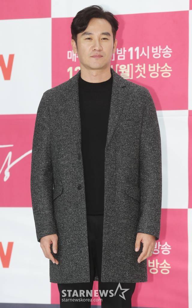19일 오후 서울 영등포 타임스퀘어에서 tvN '일리있는 사랑'(연출 한지승, 극본 김도우) 제작발표회가 진행되고 있다.  운명일 수밖에 없는 어느 사랑스러운 부부에 대한 명랑하고 상큼한 이야기를 그린 드라마 '일리있는 사랑'은 12월 1일 첫 방송될 예정이다. /사진=이동훈 기자 photoguy@