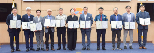 공주시는 전자통신연구원 등 10개 기관단체와 드론특화도시 구축을 위한 업무협약을 체결했다. 사진=공주시 제공