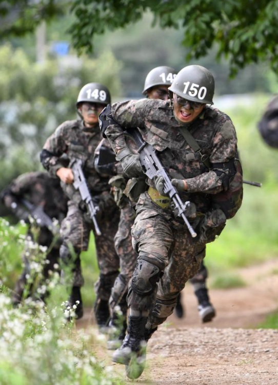 국방부와 병무청은 28일 행정기본법 및 민법 개정에 따라 행정‧사법 분야의 나이가 만 나이로 통일되더라도 병역법상 연령기준은 현행을 유지하기 때문에 만 나이 적용이 제외된다고 밝혔다. [헤럴드DB]