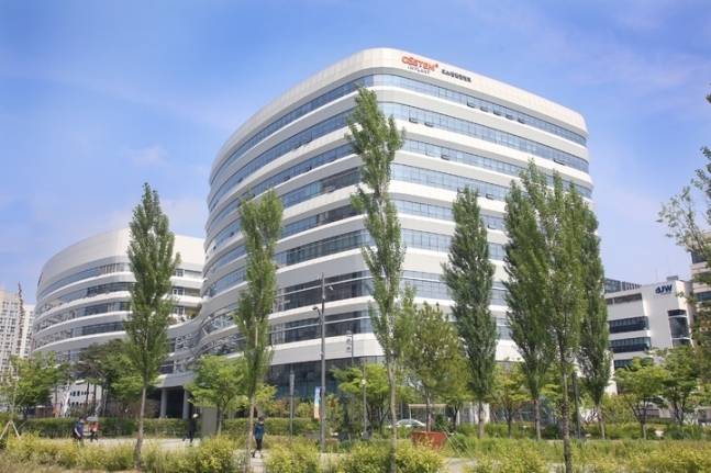 [서울=뉴시스] 28일 오스템임플란트가 상장폐지를 신청한 가운데 메디트 등 대주주인 사모펀드가 보유한 치과 산업 기업들과의 합병 가능성이 제기되고 있다. (사진=오스템임플란트 제공) 2023.06.28. photo@newsis.com *재판매 및 DB 금지