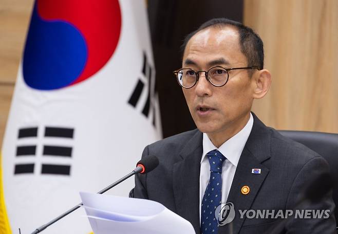 고학수 개인정보보호위원장, 심의ㆍ의결 안건 설명 (서울=연합뉴스) 황광모 기자 = 고학수 개인정보보호위원회 위원장이 28일 오전 서울 종로구 정부서울청사에서 열린 제11차 전체 회의에 참석해 심의ㆍ의결 안건을 설명하고 있다. 2023.6.28 hkmpooh@yna.co.kr